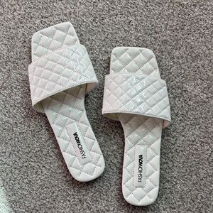 Fashion Nova Cream Quilted Slide Sandals